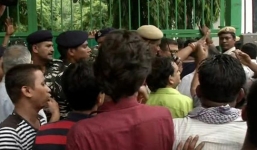 Thợ điện vào trường học cưỡng hiếp bé gái 6 tuổi gây phẫn nộ