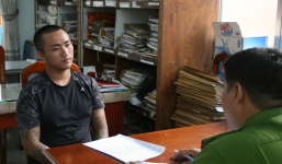 Nam thanh niên đập kính ô tô cướp điện thoại của tài xế trong đêm