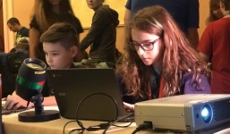 Cậu bé 11 tuổi chỉ mất gần 10 phút để xâm nhập và can thiệp kết quả bầu cử