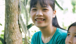 Nữ thủ khoa dân tộc Mường từng gạt nước mắt từ bỏ giảng đường: 'Nhờ cô giáo và mọi người, em được đi học rồi!'