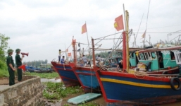 Thái Bình cấm biển, Hải Phòng điều xe thiết giáp đối phó bão số 4