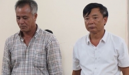 Xúc đất đem đi bán trái phép, hai người đàn ông phải hầu tòa