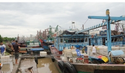 Quảng Ninh huy động 5 xe thiết giáp, Hà Nội ra công văn khẩn ứng phó bão số 4 tiến sát bờ