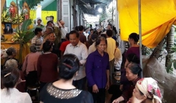 Người thân, hàng xóm khóc nghẹn trong lễ tang hai vợ chồng bị kẻ lạ sát hại trong đêm ở Hưng Yên