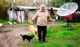 Cựu Tổng thống Uruguay từ chối nhận lương hưu dù là nhà lãnh đạo nghèo nhất thế giới