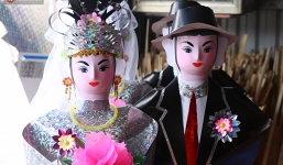 Thủ phủ vàng mã lớn nhất Hà Nội bán 'cô dâu, chú rể' và cả 'osin' cao cấp để đốt cho người cõi âm