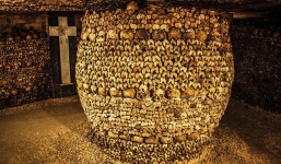 Cảnh rùng rợn trong hầm mộ chứa 6 triệu hài cốt và bí ẩn những 'cấm địa' đáng sợ nhất hành tinh, nghe tò mò nhưng không dám bén mảng