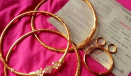 Mẹ vợ nhắn tin đòi giữ hộ vàng cưới sau nửa tháng ở rể, thanh niên bối rối đăng đàn hỏi xin lời khuyên