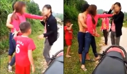 Vợ túm tóc đánh ghen nhân tình của chồng còn hô hào 2 con nhỏ giúp sức: 'Hai đứa con vào hộ mẹ, đánh luôn'