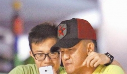 Ly hôn vì bị 'cắm sừng', người đàn ông suốt 23 năm bị vợ cũ lừa tiền trợ cấp nhưng vẫn tự nguyện làm điều cảm động này cho bà