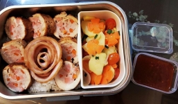 Chỉ chi 5 triệu/tháng tiền chợ cho 4 người lớn và 2 em bé, mẹ trẻ vẫn bày biện cơm đủ món ngon cho chồng mang đi làm