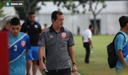 Tập ngay cạnh, HLV Bahrain liên tục 'do thám' U23 Việt Nam