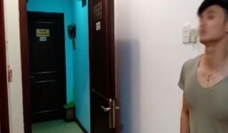 Clip vợ đưa HLV tập gym về phòng rồi thản nhiên cười đùa thách thức khi bị chồng bắt quả tang: Người dân nhà trọ nói gì?