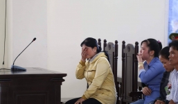 Vụ vợ giết chồng, phân xác phi tang: Mẹ bị cáo khóc nghẹn, xin tòa giảm nhẹ hình phạt cho con