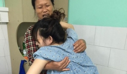 Đang đau đẻ thấu trời, người xung quanh còn nói móc ''Lúc sướng ai sướng cho'', mẹ bầu nói 1 câu mà tất cả câm nín