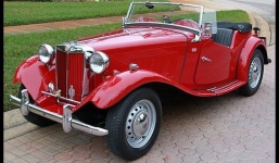 Dọn gara cho bà, cô gái phát hiện khối tài sản trị giá hơn 11 tỷ đồng