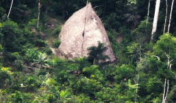 Bộ tộc bí ẩn tại Amazon lần đầu tiên được ghi hình, biệt lập xuyên suốt lịch sử con người