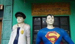 Các siêu anh hùng của DC và Marvel tề tựu trong công viên có tính giải trí cao nhất mọi thời đại