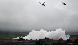 24h qua ảnh: Quân đội Nhật Bản tập trận quy mô lớn gần núi Phú Sĩ