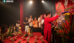 Ly kỳ chuyện nghệ sĩ được Tổ nghề độ trên sân khấu