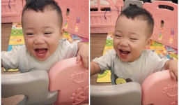 Hình ảnh con trai bella cười toe toét khoe 8 chiếc răng dù bị mắng tội nghịch phá cũi được chia sẻ khiến nhiều người thích thú