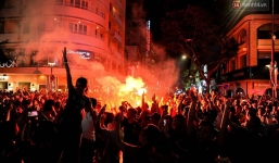 Hàng triệu người đổ ra đường hò reo ăn mừng chiến thắng lịch sử của Olympic Việt Nam