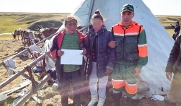 Bé gái sống sót kỳ diệu sau 2 tuần lạc tại Bắc cực nhiều gấu dữ