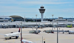 Cú lừa ngoạn mục: Thanh niên Nigeria bán một cái sân bay tưởng tượng giá 242 triệu đô cho giám đốc một ngân hàng lớn