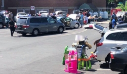 Hai chính phủ 'choảng' nhau, hàng nghìn du học sinh cuống cuồng bán nhà, bán xe để về nước