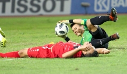 Bùi Tiến Dũng nối dài kỷ lục giữ sạch lưới khiến cả châu Á phải ngưỡng mộ