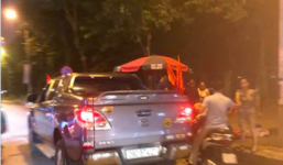 Chồng dẫn con trốn đi 'bão' mừng Olympic Việt Nam thắng nhưng không may bị chụp ảnh đăng Facebook, vợ phát hiện liền để lại lời nhắn khiến ai cũng phì cười