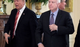 Bức thư cuối cùng của TNS John McCain vẫn công kích TT Trump?