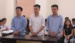 Phạt tù cựu cán bộ hải quan TP. Hà Nội 'rút ruột' ngà voi và sừng tê giác bán lấy tiền cá độ bóng đá