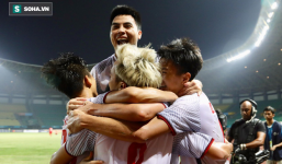 Từ kẻ 'phá hoại' giờ Văn Toàn còn đóng vai gà son cho HLV Park Hang-seo