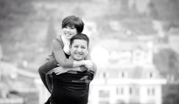 Bà xã Chí Trung: Tiểu thư nhà giàu yêu trai nghèo - 40 năm “bỏ qua hết lần này đến lần khác” khi chồng lạc chân rong chơi khắp chốn