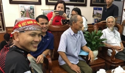 Cổ động viên đến nhà Quang Hải từ sớm để theo dõi trận U23 Việt Nam gặp U23 Hàn Quốc