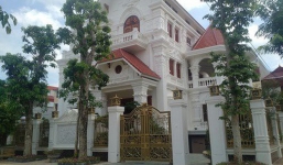 Phó CT tỉnh Lạng Sơn nói về biệt thự xa hoa: Việc xây dựng là do vợ  và bố mẹ đứng ra vay mượn