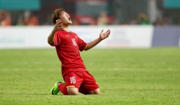 Cận cảnh siêu phẩm sút phạt của Minh Vương tung lưới thủ môn Hàn Quốc