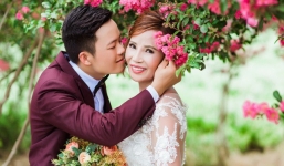 Cô dâu 61 tuổi xúc động khi bố mẹ chồng coi như con gái, được tặng bộ váy cưới truyền thống của dân tộc Dao