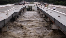 Myanmar: Vỡ đập, 100 ngôi làng ngập trong nước lũ