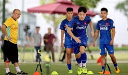 Cuộc họp khẩn và tâm tư giấu kín: Vì thầy Park cũng chỉ là con người, nên cũng biết đau!