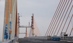 Đi thử chỉ mất gần 2 tiếng từ Hà Nội đến Hạ Long trên cao tốc khánh thành vào ngày mai