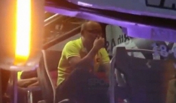 HLV Park Hang Seo khóc sụt sùi trên xe bus sau thất bại của Olympic Việt Nam