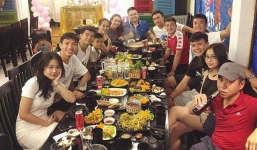 Quang Hải, Tiến Dũng tụ tập 'ăn nhậu', Chinh 'bún chả' đi ăn món khoái khẩu cùng Văn Hậu và Đức Huy