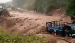 Lũ quét ập xuống bất ngờ ở Lai Châu, người dân hoảng loạn tháo chạy