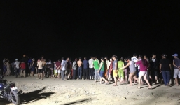 Đi mò hến, hai cha con chết đuối thương tâm