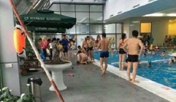 Nhân viên bể bơi dâm ô bé gái: 'Tôi chỉ coi cháu như cháu ngoại tôi thôi'