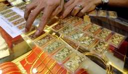 Giá vàng hôm nay 5/9/2018: Giảm rất mạnh do đồng USD tăng đột ngột