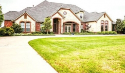 Ngôi nhà hạnh phúc của vợ chồng Hồng Ngọc tại Mỹ, đây cũng là chốn đi về của rất nhiều sao Việt khi lưu diễn