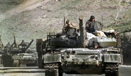 1.000 xe tăng Nga cấp tốc 'cưỡi' tàu hỏa tới áp sát biên giới Ukraine: Moscow muốn gì?